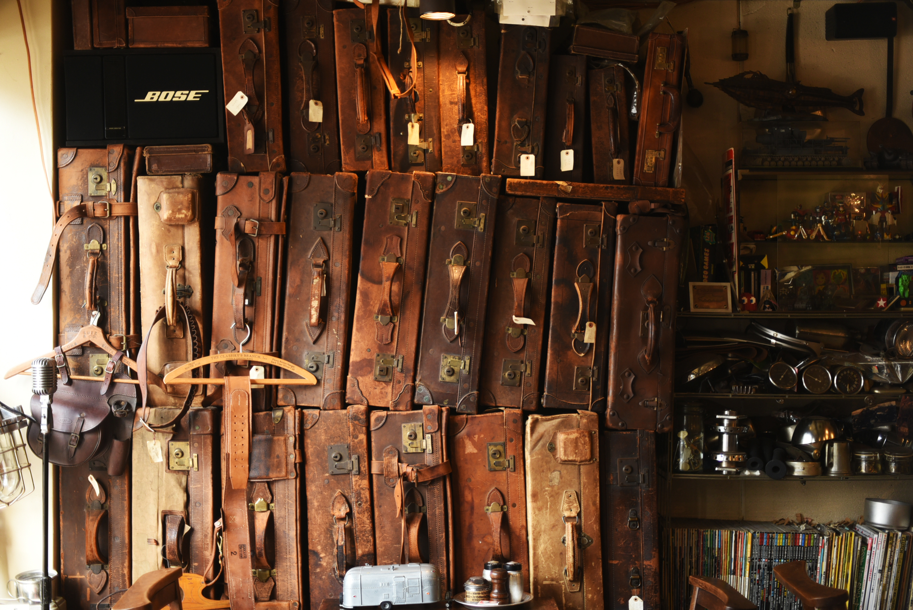 ANTIQUES CAFE